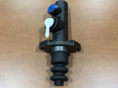 ブレーキマスターシリンダー